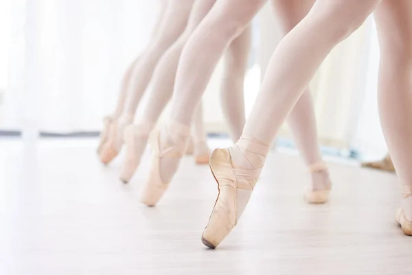 Group Ballerina Dancers Practicing Routine Pointe Shoes — 图库照片