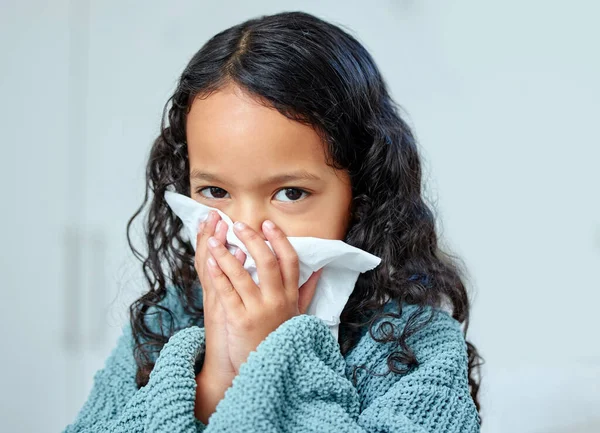 Little Girl Blowing Her Nose Home — Stock Photo, Image