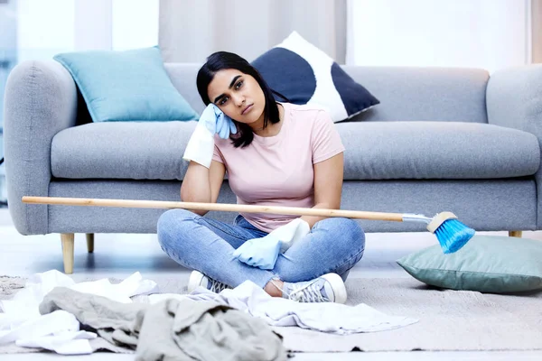 Young Woman Taking Break Chores Home — Stock Photo, Image