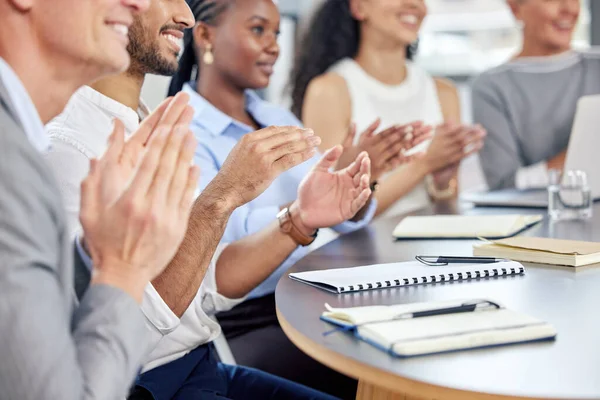 Closeup Shot Group Businesspeople Applauding Meeting Office — Zdjęcie stockowe