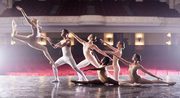 Group Diverse Ballet Dancers Performing Theater — Foto de Stock