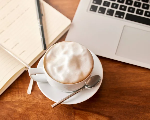 Cup Coffee Table Laptop — Zdjęcie stockowe