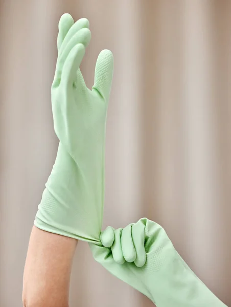 Unrecognizable Person Putting Gloves Home — Stockfoto