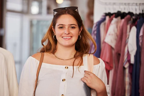 Attractive Young Woman Standing Clothing Store Her Shopping Spree — Stockfoto