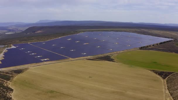 Video Záběry Solárních Panelů Venku Farmě — Stock video