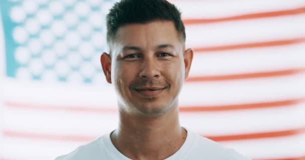 Video Footage Young Man Standing Front Flag — Stock video