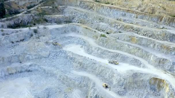 Drone Footage Dump Truck Carrying Gravel Open Pit Mine — 图库视频影像