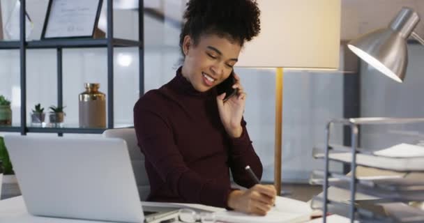 Video Footage Young Businesswoman Using Laptop Smartphone Modern Office — Stock videók