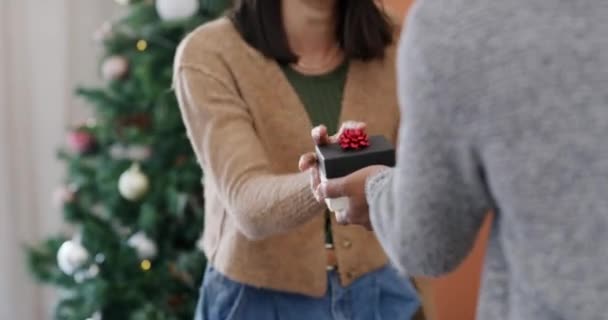 Video Footage Young Couple Exchanging Christmas Gifts Lounge Home — Video