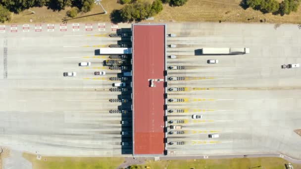 Drone Footage Vehicles Driving Toll Booth National Road — Vídeos de Stock