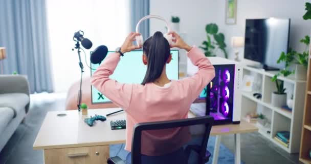 Gamer Streamer Putting Wireless Headphones Getting Ready Play Video Games — Stock Video
