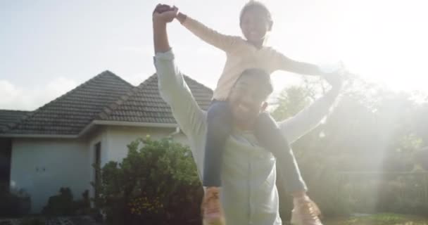 Familie Binding Samen Tijd Doorbrengen Zomer Energetische Vader Die Speelt — Stockvideo