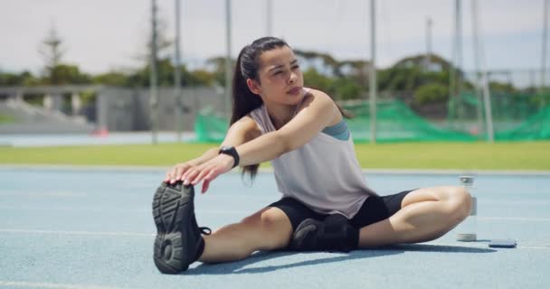 Fit Bemelegítő Lábak Nyújtás Megelőzni Sérülést Felkészülni Edzés Sport Pályán — Stock videók