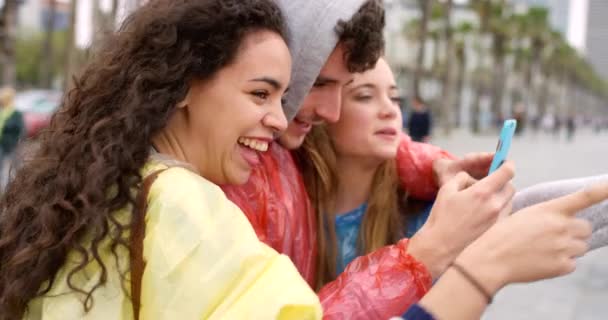 Group Happy Young Friends Taking Photos Cellphone Holiday — Vídeo de Stock