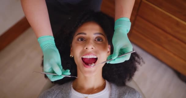 Dentist Checking Mouth Female Patient Dental Appointment African Woman Having — Αρχείο Βίντεο