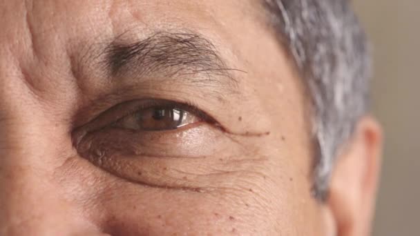 Closeup Portrait Senior Mans Eye Optometrist Side Retired Males Face — Αρχείο Βίντεο