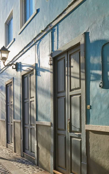 Classic Architecture Vibrant Buildings Blue Doors City Closeup View Ancient — Stock Fotó