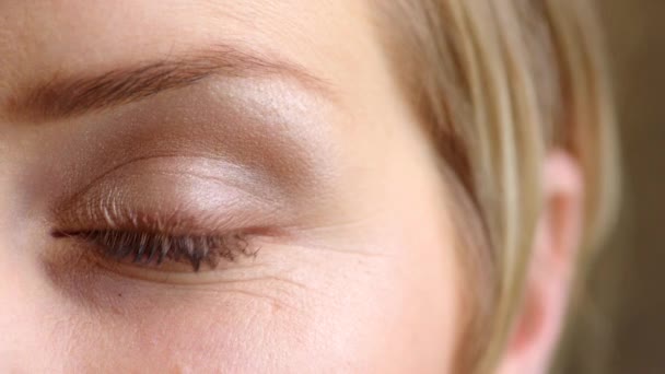Closeup Woman Testing Her Vision Eyesight Optometrist Zoom Female Blinking — Wideo stockowe