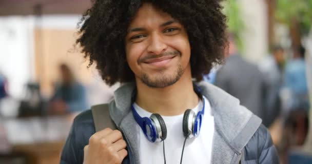 Trendy Afro Man Smiling Urban Town Portrait Young Confident African — Αρχείο Βίντεο