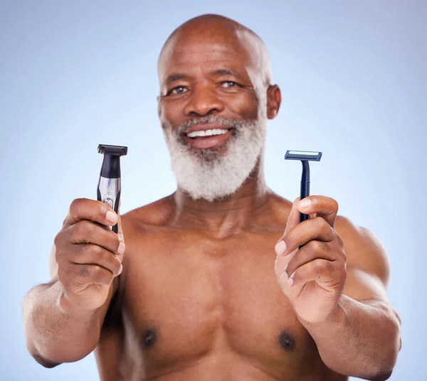 Studio Portrait Mature Man Shaving His Beard Blue Background — Fotografia de Stock