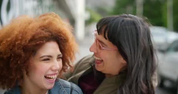 Portrait Happy Friends Hugging Kissing City Diverse Females Embracing Each — Vídeo de Stock