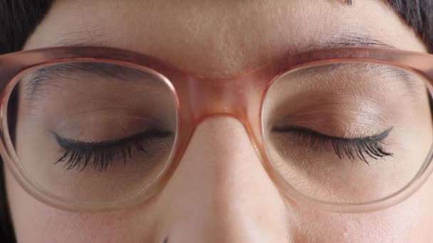 Closeup Portrait Woman Wearing Glasses Looking Camera Face Female Brown — Αρχείο Βίντεο