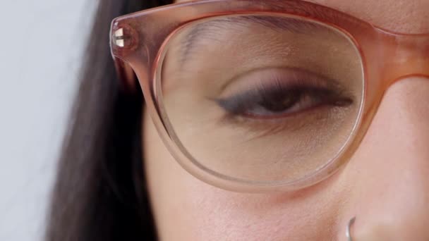 Woman Watching Gazing Trendy Optometry Vision Glasses Closeup Eyes Looking — Wideo stockowe