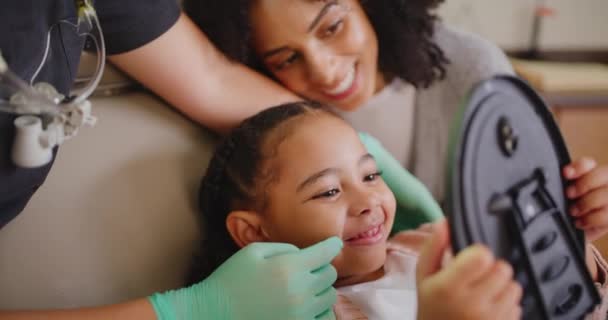 Learning Oral Dental Hygiene Dentist Examining Little Girls Teeth Mouth — Αρχείο Βίντεο