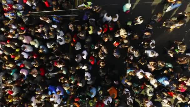 Video Footage Showing Aerial View Large Crowd Unrecognizable People Outdoors — Αρχείο Βίντεο