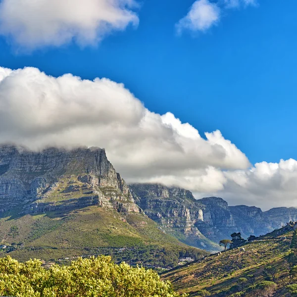 Thick Clouds Rolling Table Mountain Cape Town Copyspace Cloud Shadows — Stock Fotó