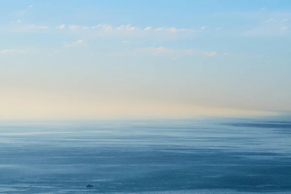 Empty Ocean Blue Sky Copy Space Wide Open Seascape Background — ストック写真