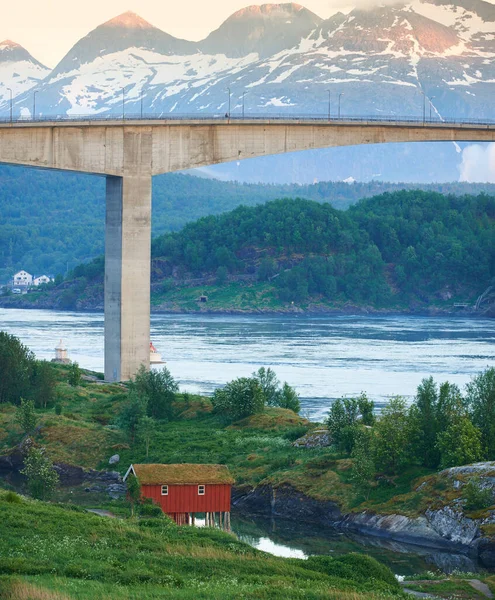 Nordland Norveç Teki Saltstraumen Köprüsü Nün Kışın Manzarası Nehir Akarsu — Stok fotoğraf