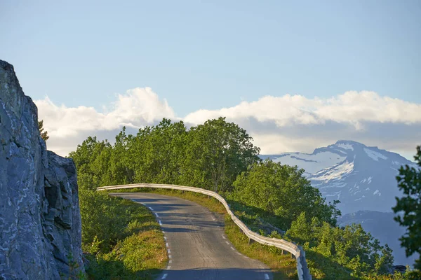 Empty Scenic Road Mountains Summertime Nordland Secluded Quiet Peaceful Street — Stock Fotó