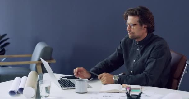 Video Footage Handsome Young Male Architect Drinking Coffee While Working — Vídeo de stock