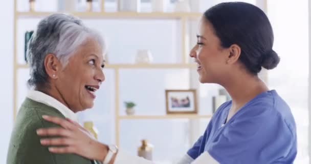 Video Footage Attractive Young Healthcare Professional Standing Hugging Her Senior — Αρχείο Βίντεο