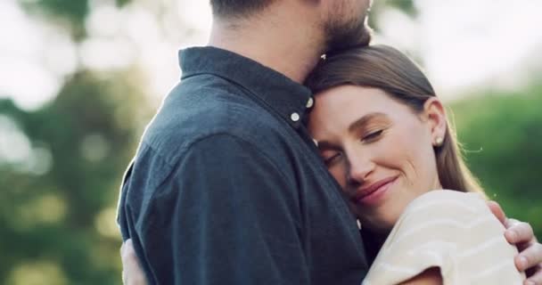 Video Footage Happy Young Couple Embracing Park — Video