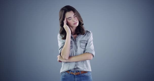 Video Footage Attractive Young Woman Suffering Headache While Standing Gray — Video Stock