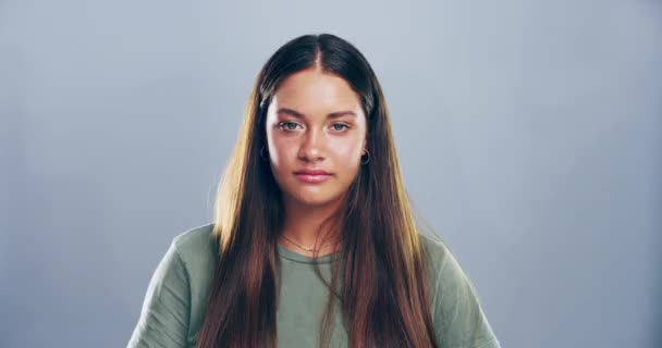 Imagini Video Ale Unei Femei Care Arată Semn Mână Fundal — Videoclip de stoc