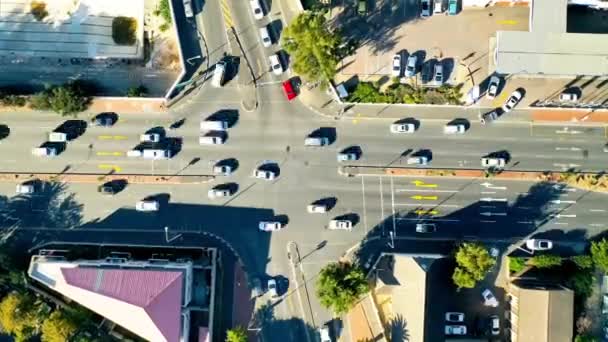 Відеозапис Автомобілів Подорожують Дорозі Місті — стокове відео