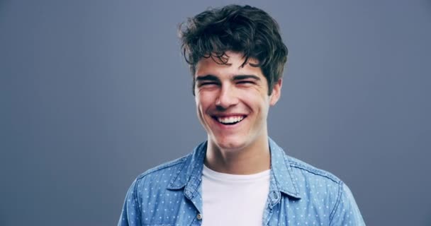 Video Footage Young Man Laughing Grey Background — Vídeo de stock