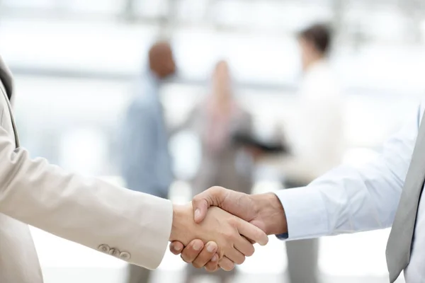 Cropped View Two Businesspeople Shaking Hands — Fotografia de Stock