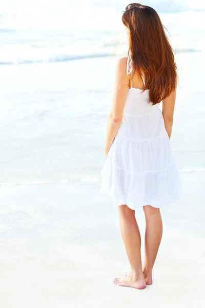 Rear View Young Female Standing Sea Shore — ストック写真