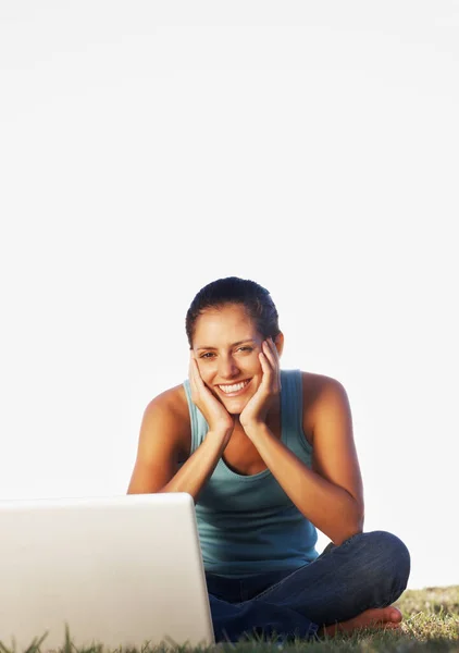 Portrait Woman Using Laptop Smiling Hands Chin — Stock Photo, Image