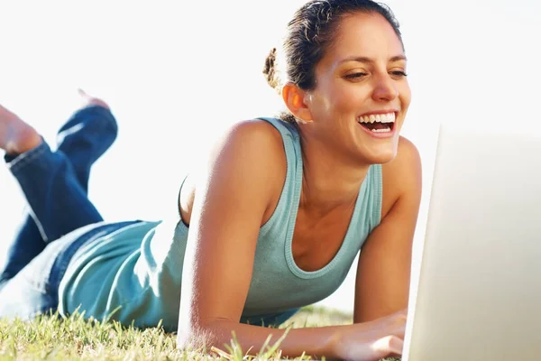 Cute Smiling Woman Using Laptop While Lying Grass — Stock Photo, Image