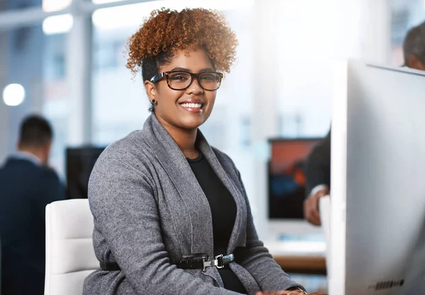Cropped Portrait Attractive Young Businesswoman Working Her Desk Modern Office — Stockfoto