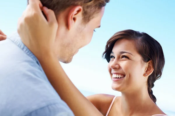 Closeup Beautiful Woman Love Looking Man Outdoors — ストック写真