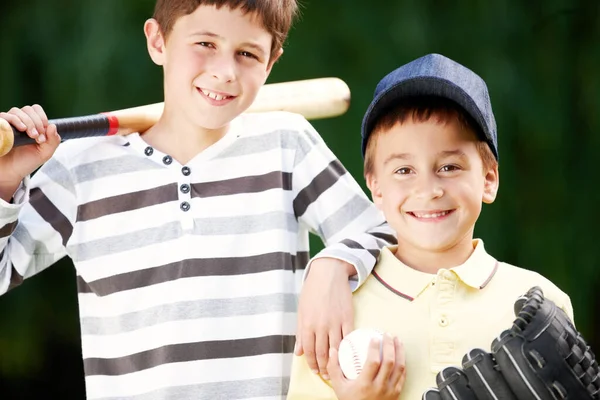 Two Young Boys Smiling Happily Energetic Game Baseball Park — ストック写真