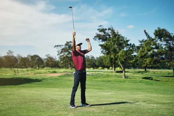 Joven Golfista Alegre Levantando Sus Manos Éxito Jugar Buen Tiro —  Fotos de Stock
