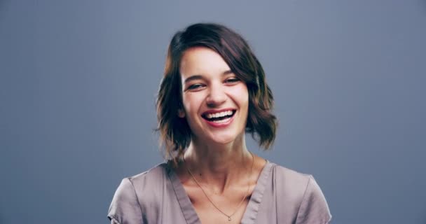 Video Footage Young Woman Laughing Grey Background — 图库视频影像