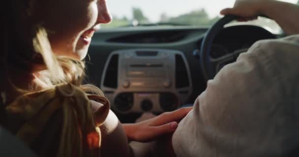 Video Footage Couple Showing Affection While Driving Road — Stock video